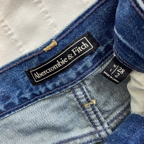 Abercrombie & Fitch embroidered high waist shorts - Picture 3 of 6